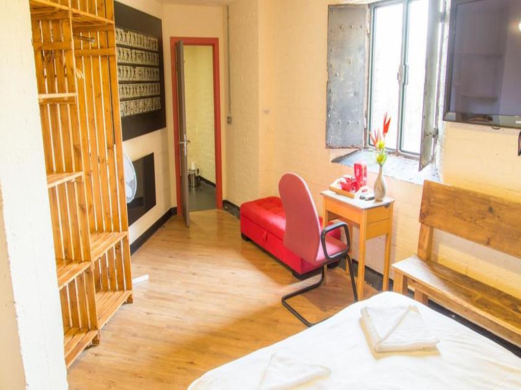 Victoria Warehouse Hotel Солфорд Экстерьер фото